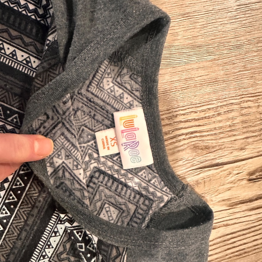 Lularoe Randy Tee - Picture 4 of 4